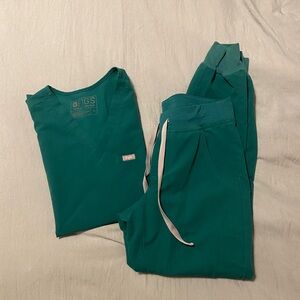 Figs Hunter Green Scrub Set